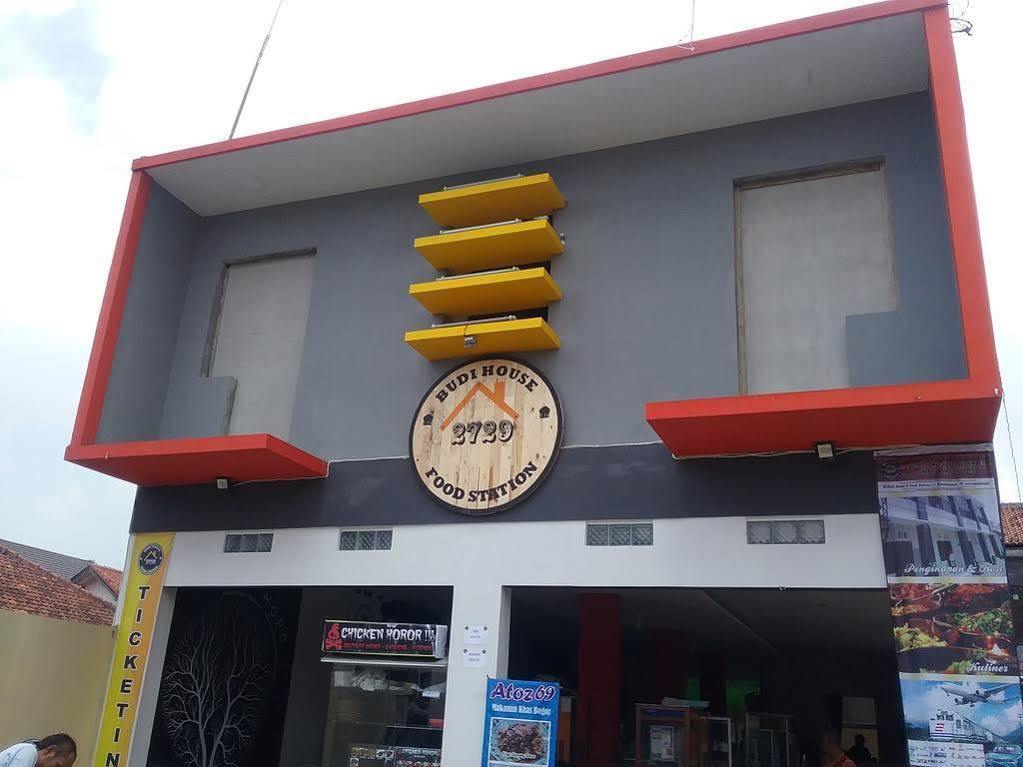 בנדונג Budi House & Food Station מראה חיצוני תמונה