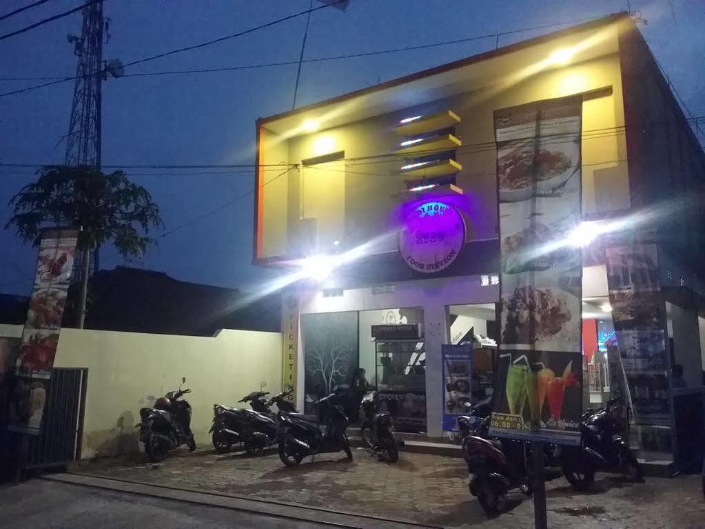 בנדונג Budi House & Food Station מראה חיצוני תמונה